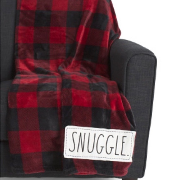 Rae Dunn 50”x60” Snuggle Blanket Red black Buffalo Check. Very soft Plush. NWT - Picture 4 of 6